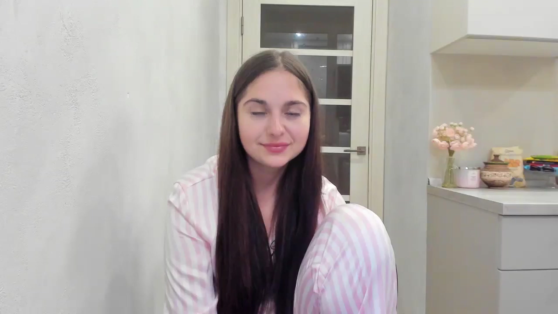 Gallery image thumbnail from Miss_Peach_'s myfreecams stream on, 04/03/2026, 19:37 image 5 of 20