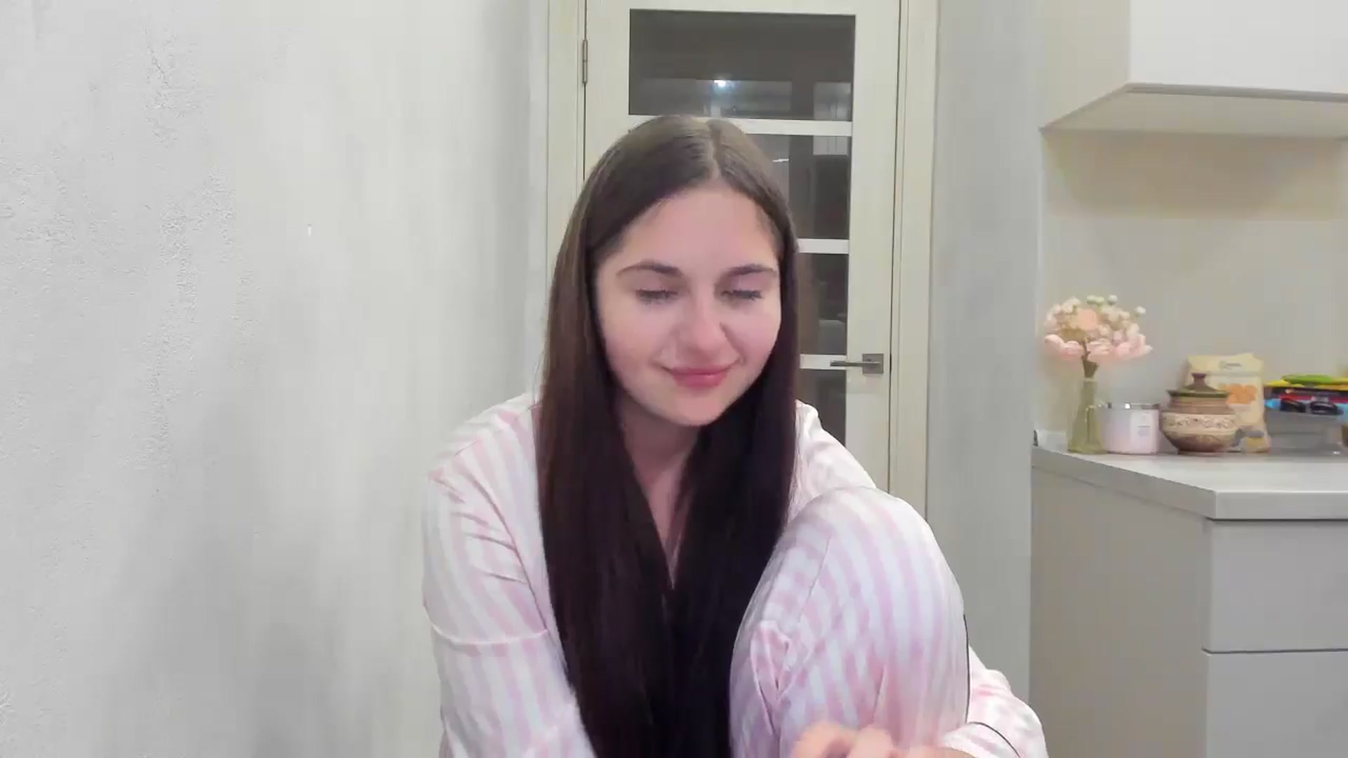 Gallery image thumbnail from Miss_Peach_'s myfreecams stream on, 04/03/2026, 19:37 image 9 of 20