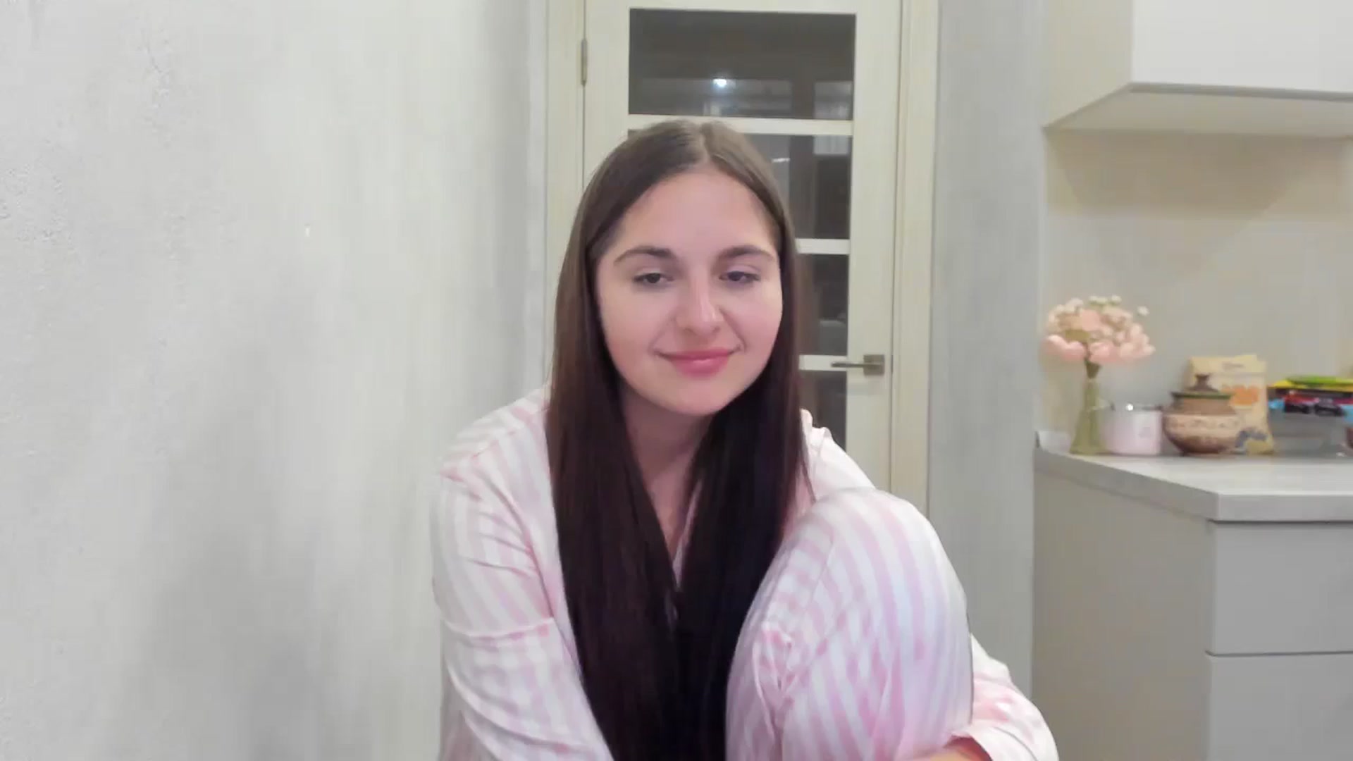 Gallery image thumbnail from Miss_Peach_'s myfreecams stream on, 04/03/2026, 19:37 image 14 of 20