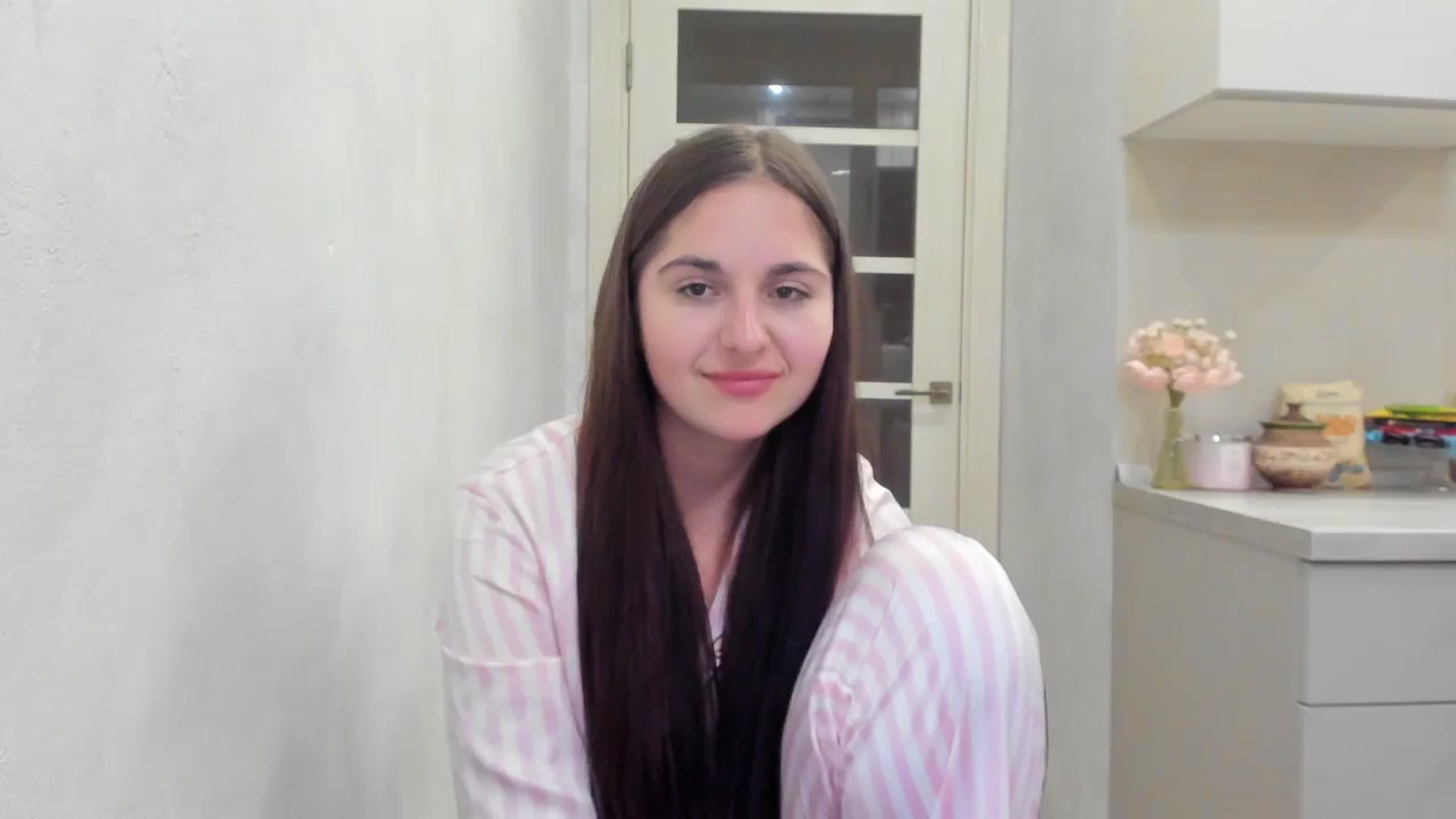 Gallery image thumbnail from Miss_Peach_'s myfreecams stream on, 04/03/2026, 19:37 image 15 of 20