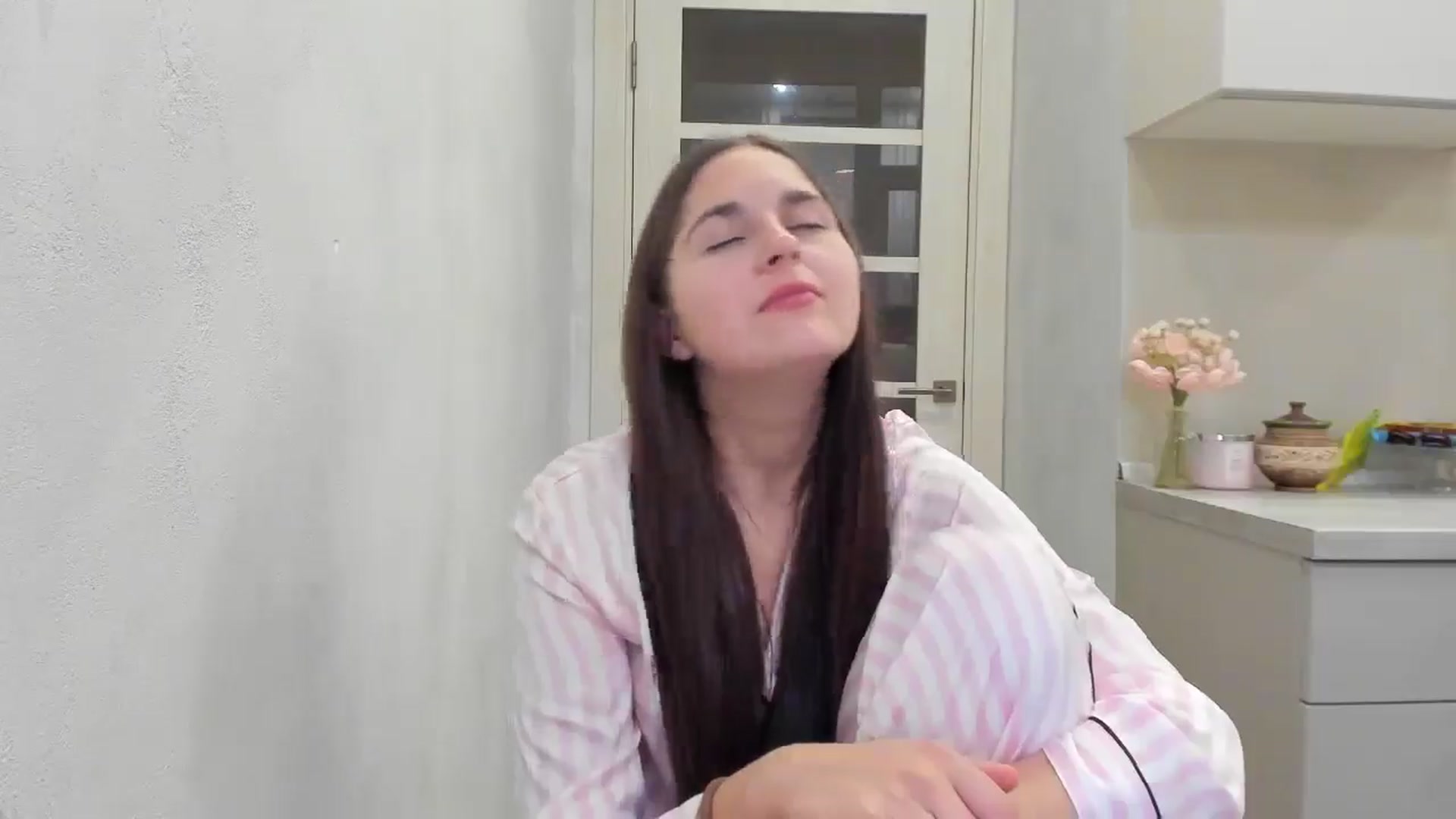 Gallery image thumbnail from Miss_Peach_'s myfreecams stream on, 04/03/2026, 20:34 image 19 of 20