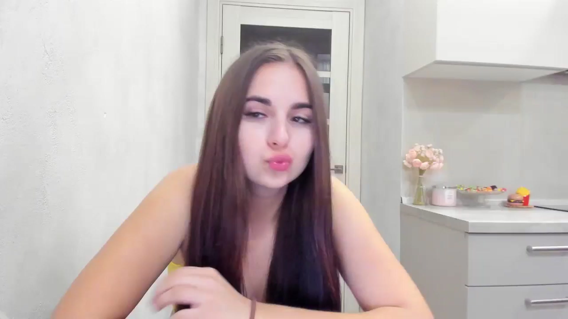 Gallery image thumbnail from Miss_Peach_'s myfreecams stream on, 04/10/2026, 20:44 image 16 of 20