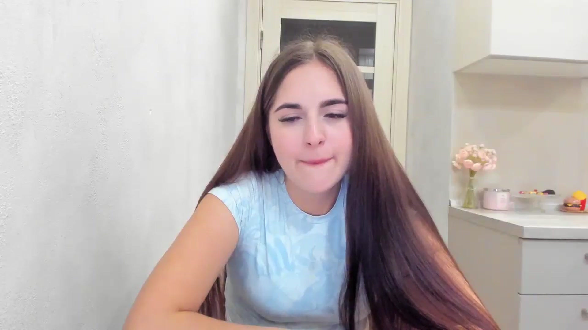 Gallery image thumbnail from Miss_Peach_'s myfreecams stream on, 04/11/2026, 23:48 image 14 of 20