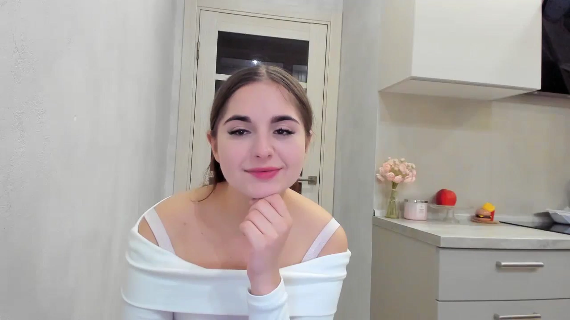Gallery image thumbnail from Miss_Peach_'s myfreecams stream on, 04/14/2026, 18:31 image 18 of 20