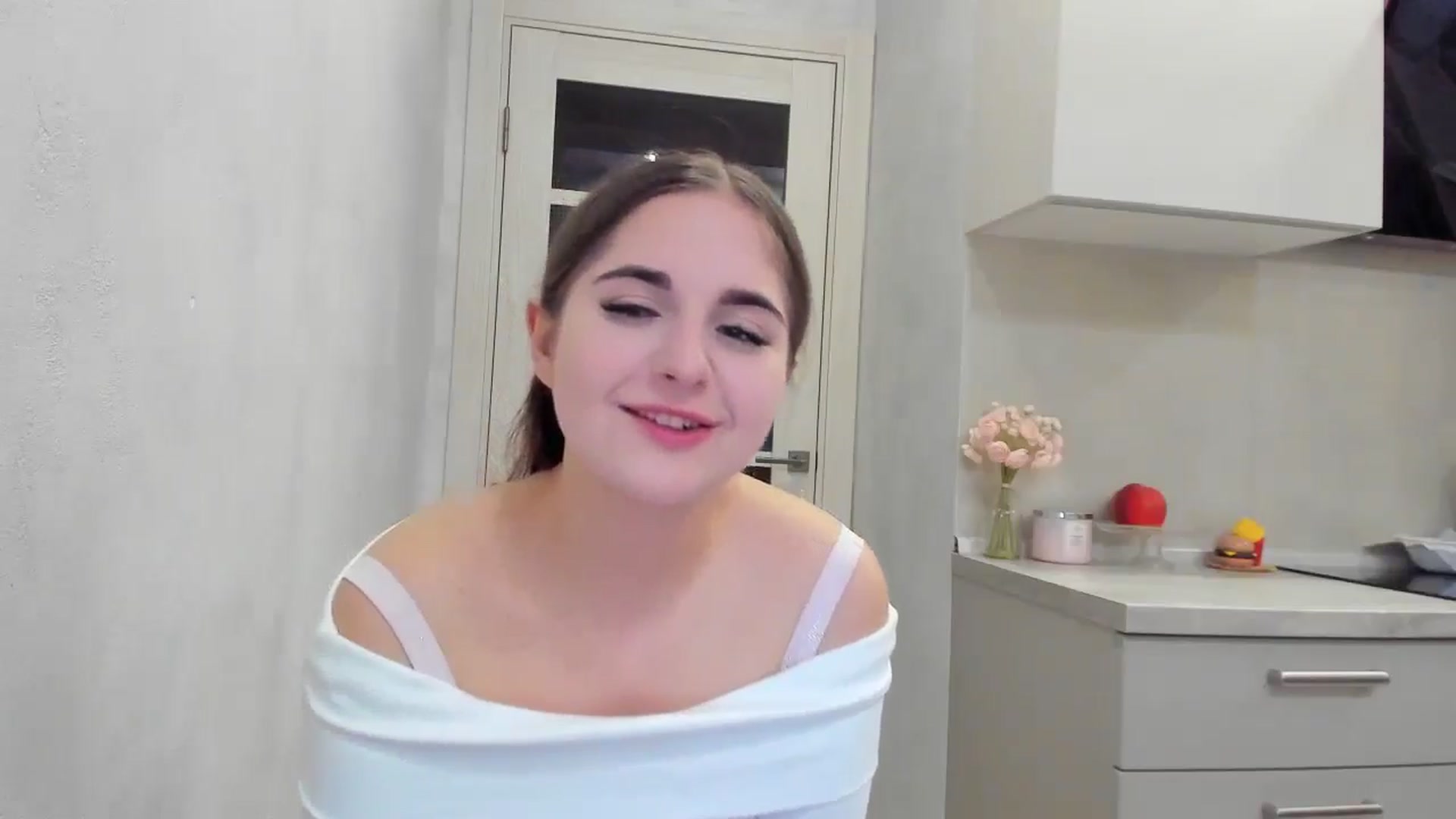 Gallery image thumbnail from Miss_Peach_'s myfreecams stream on, 04/14/2026, 18:31 image 14 of 20