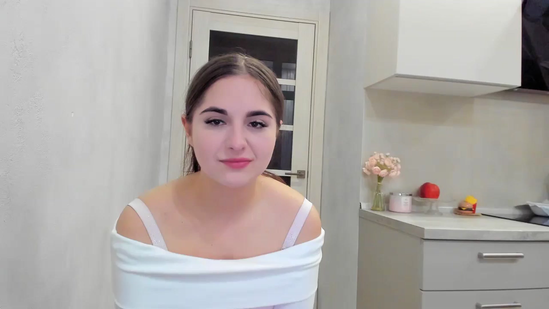 Gallery image thumbnail from Miss_Peach_'s myfreecams stream on, 04/14/2026, 18:31 image 4 of 20