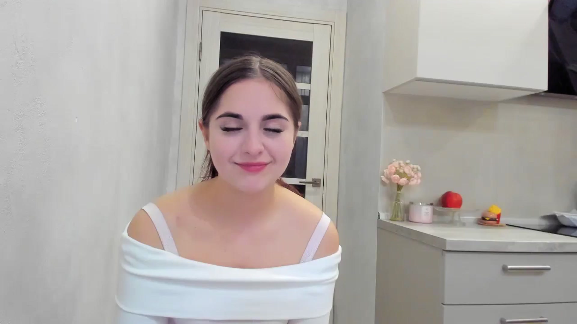 Gallery image thumbnail from Miss_Peach_'s myfreecams stream on, 04/14/2026, 18:31 image 5 of 20