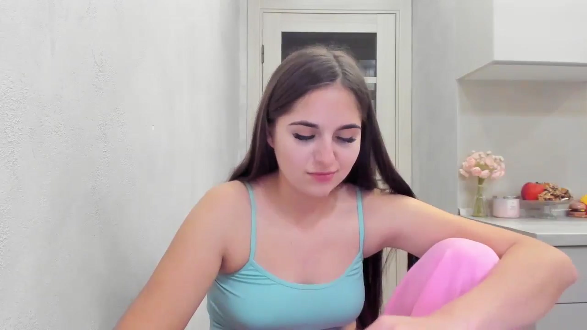 Gallery image thumbnail from Miss_Peach_'s myfreecams stream on, 04/15/2026, 20:27 image 18 of 20