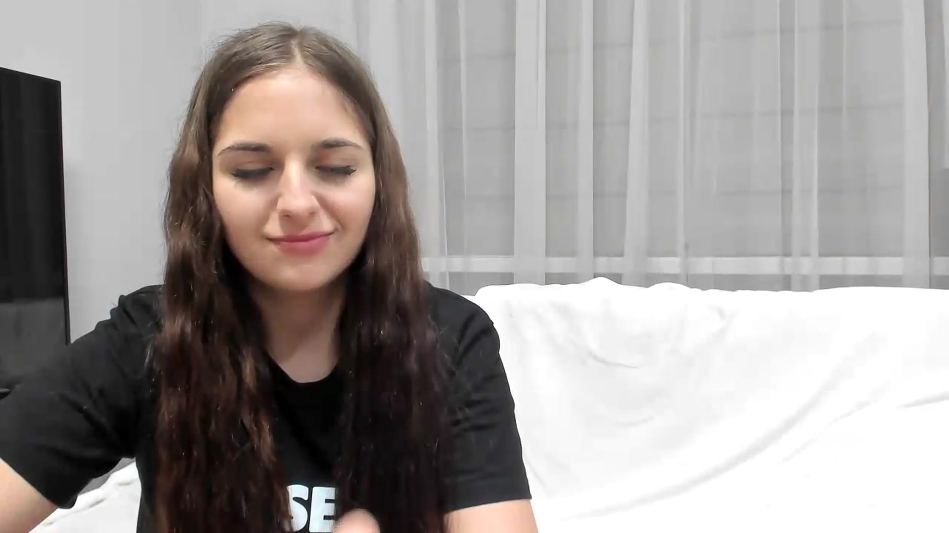 Gallery image thumbnail from Miss_Peach_'s myfreecams stream on, 05/13/2026, 19:53 image 17 of 20