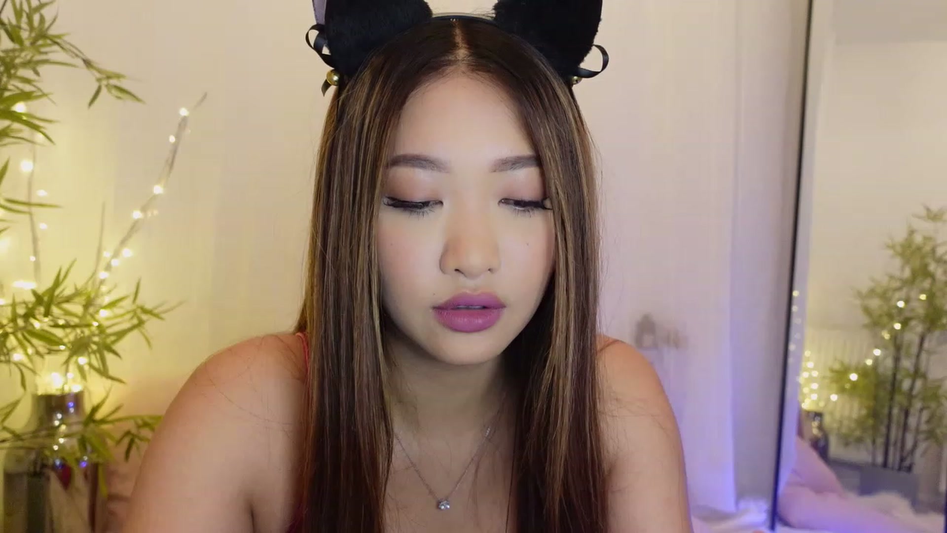 Gallery image thumbnail from Miss_ReinaT's myfreecams stream on, 11/15/2022, 18:41 image 17 of 20