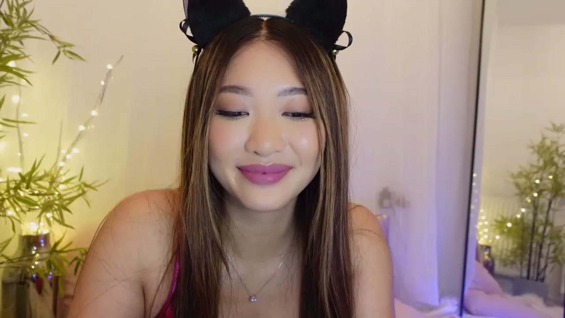 Gallery image thumbnail from Miss_ReinaT's myfreecams stream on, 11/15/2022, 18:41 image 16 of 20