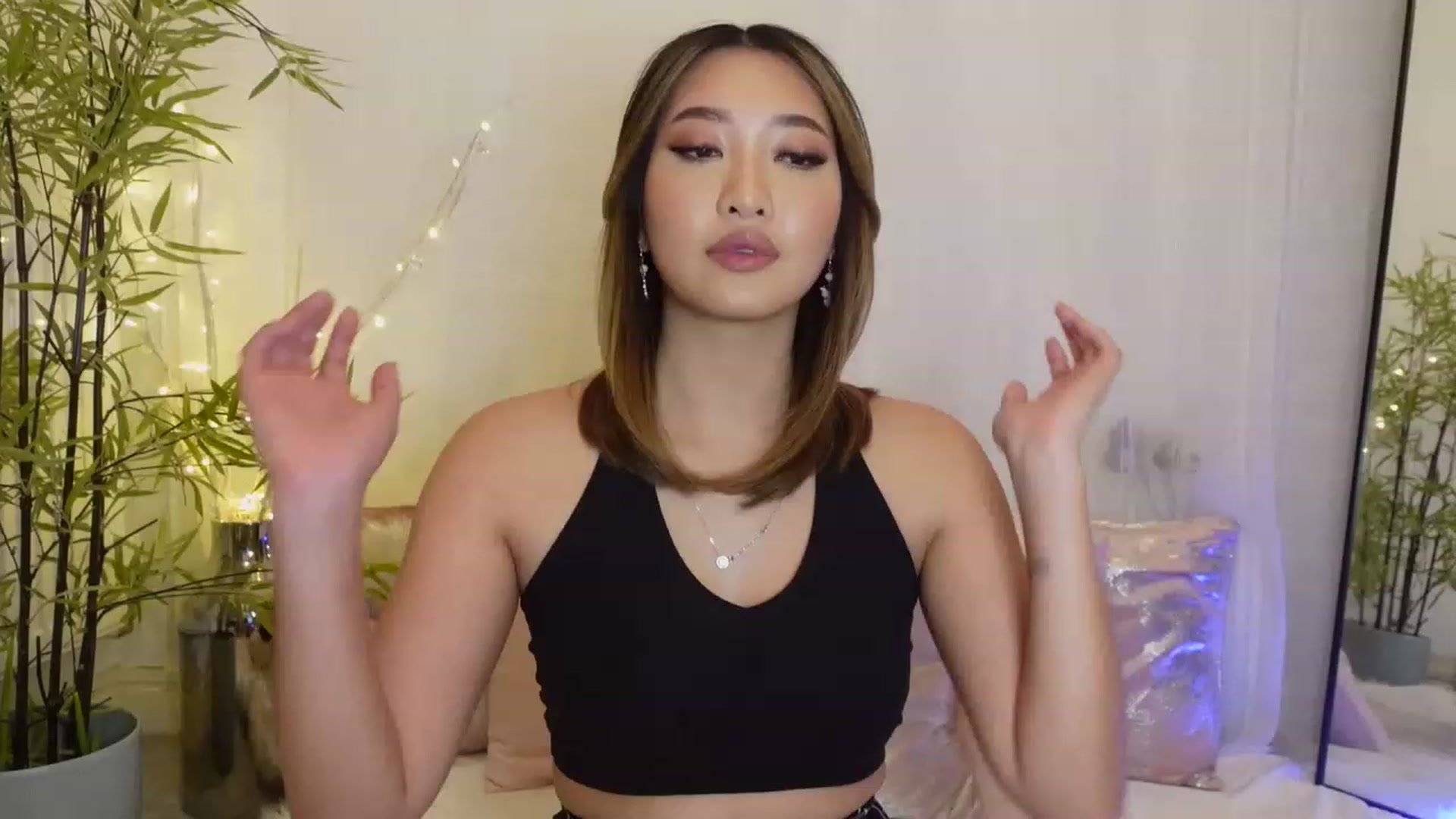Gallery image thumbnail from Miss_ReinaT's myfreecams stream on, 11/17/2022, 15:33 image 18 of 20