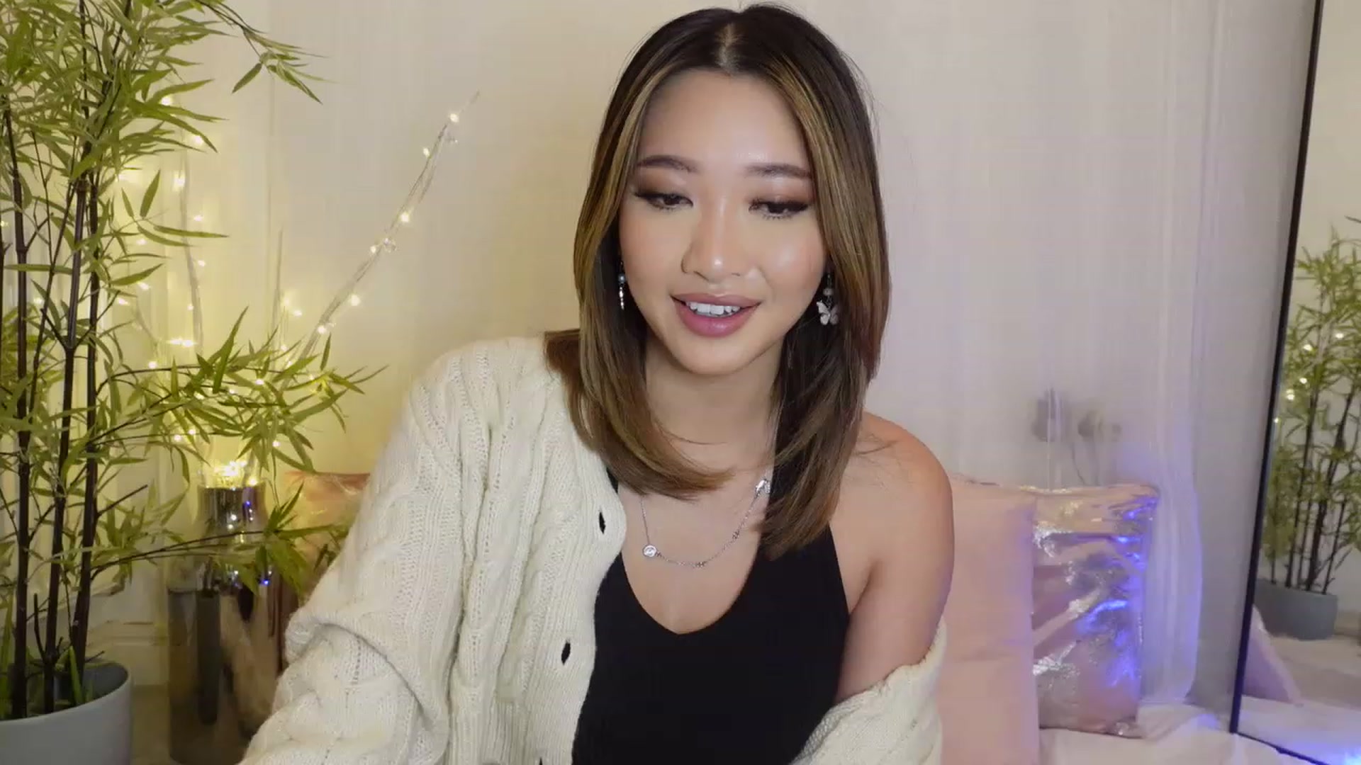 Gallery image thumbnail from Miss_ReinaT's myfreecams stream on, 11/17/2022, 15:33 image 20 of 20