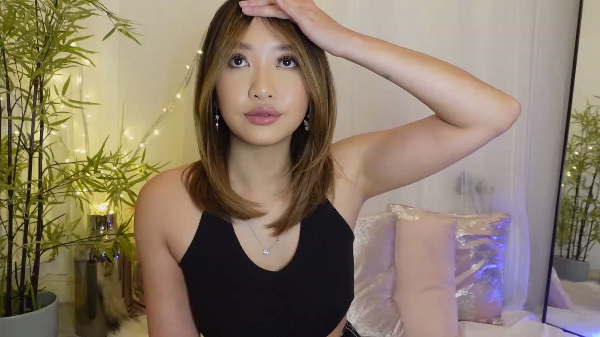 Gallery image thumbnail from Miss_ReinaT's myfreecams stream on, 11/17/2022, 15:33 image 15 of 20