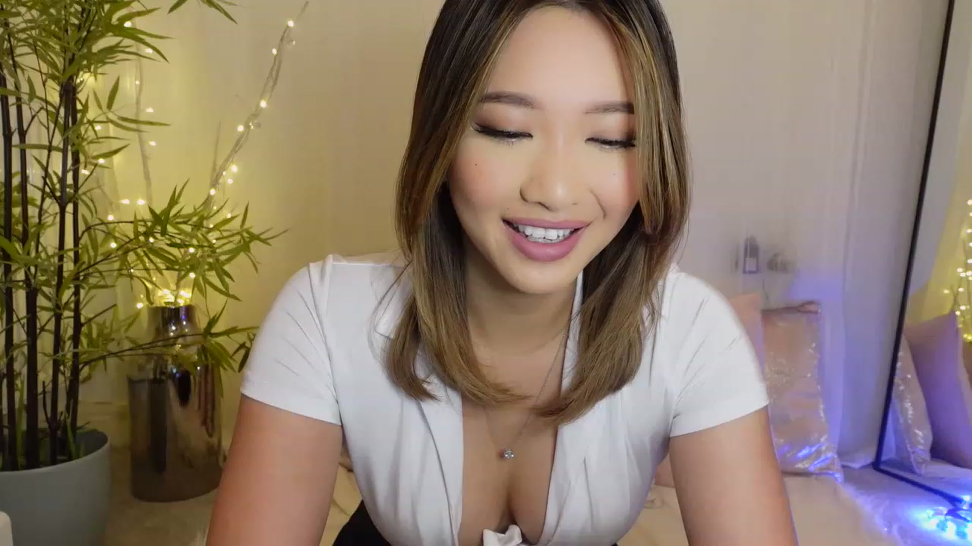 Gallery image thumbnail from Miss_ReinaT's myfreecams stream on, 11/20/2022, 15:46 image 12 of 20