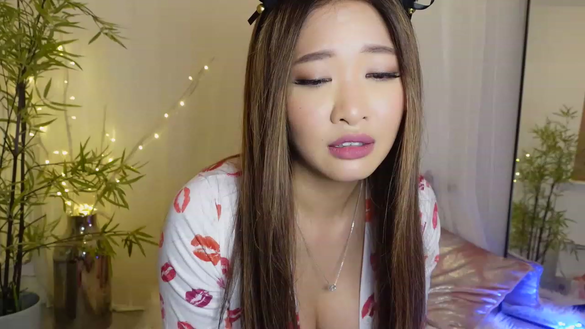 Gallery image thumbnail from Miss_ReinaT's myfreecams stream on, 11/26/2022, 18:46 image 18 of 20