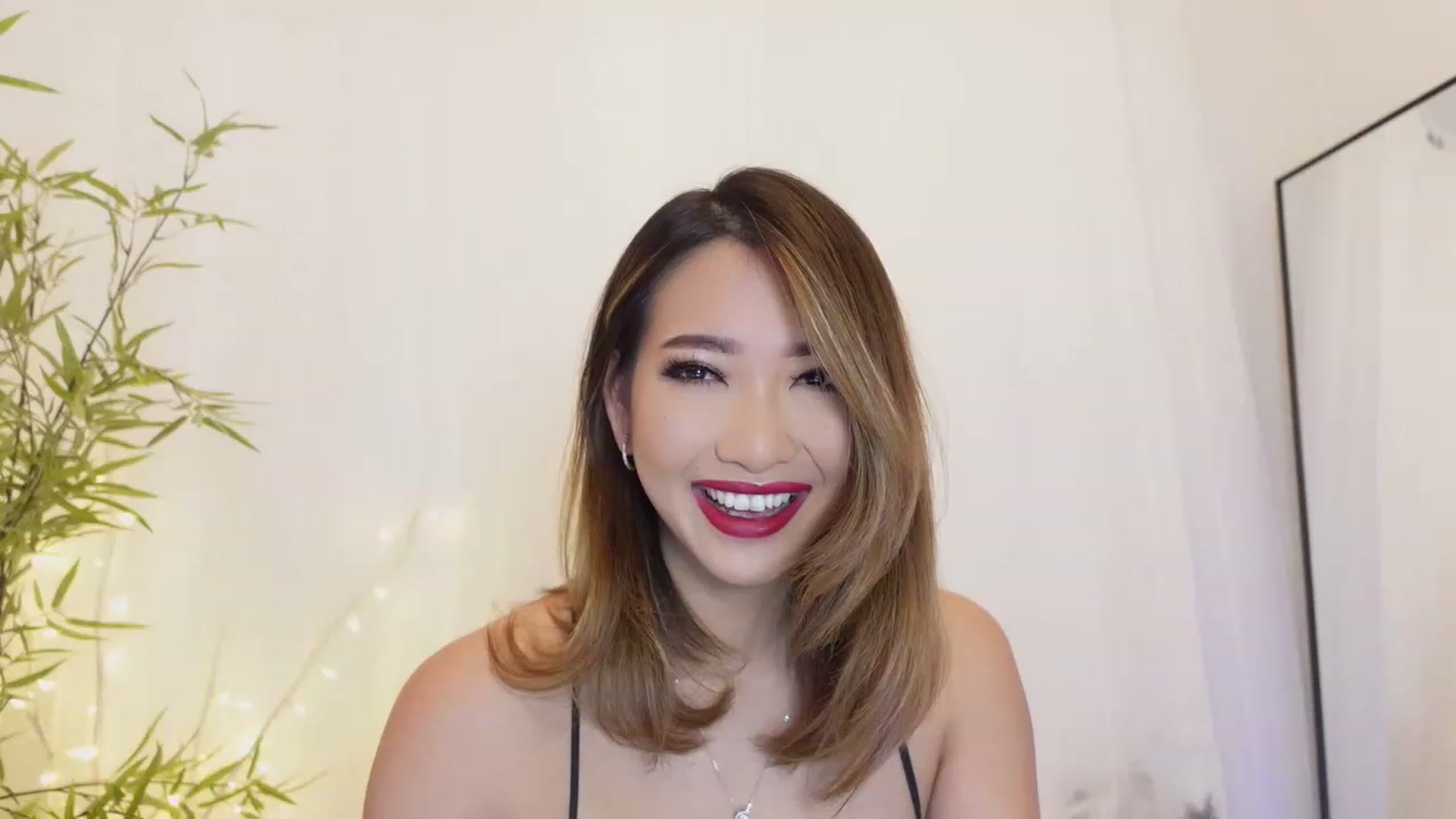 Gallery image thumbnail from Miss_ReinaT's myfreecams stream on, 12/10/2022, 18:30 image 18 of 20