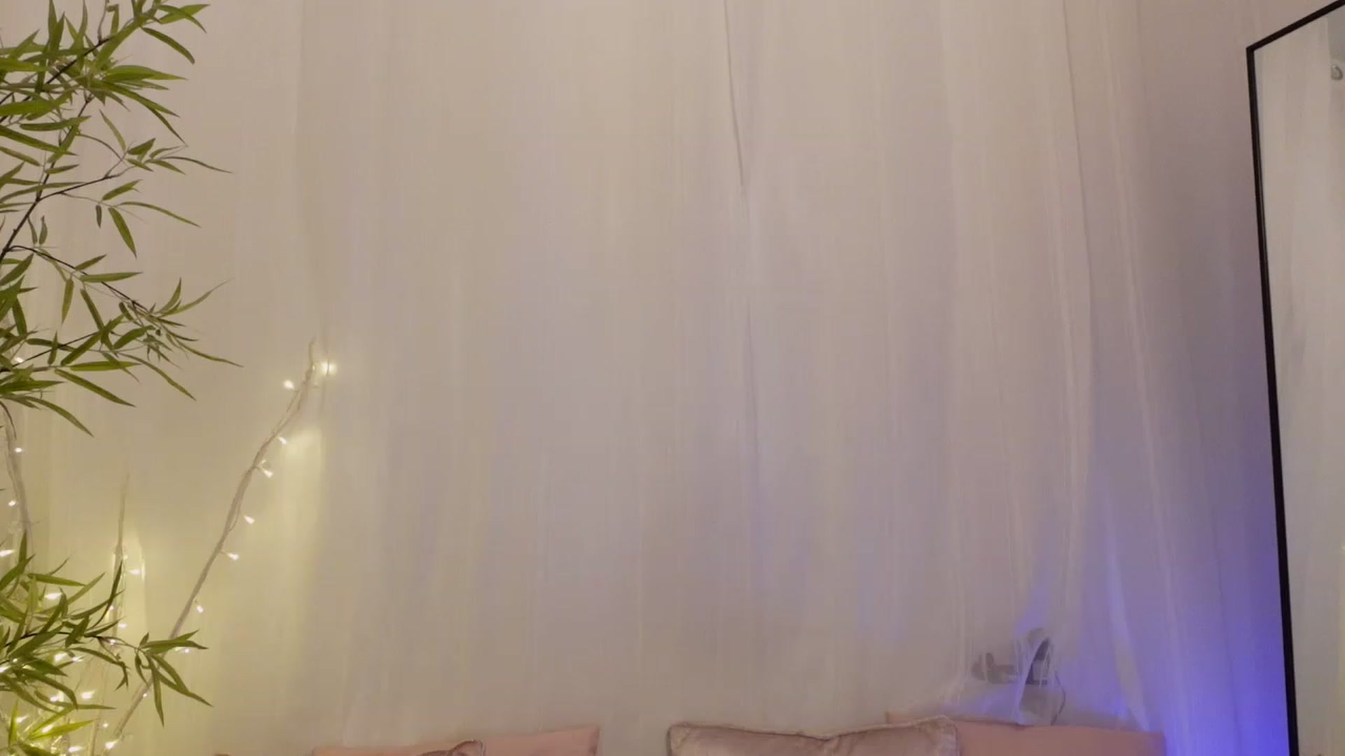 Gallery image thumbnail from Miss_ReinaT's myfreecams stream on, 02/05/2023, 18:23 image 6 of 20