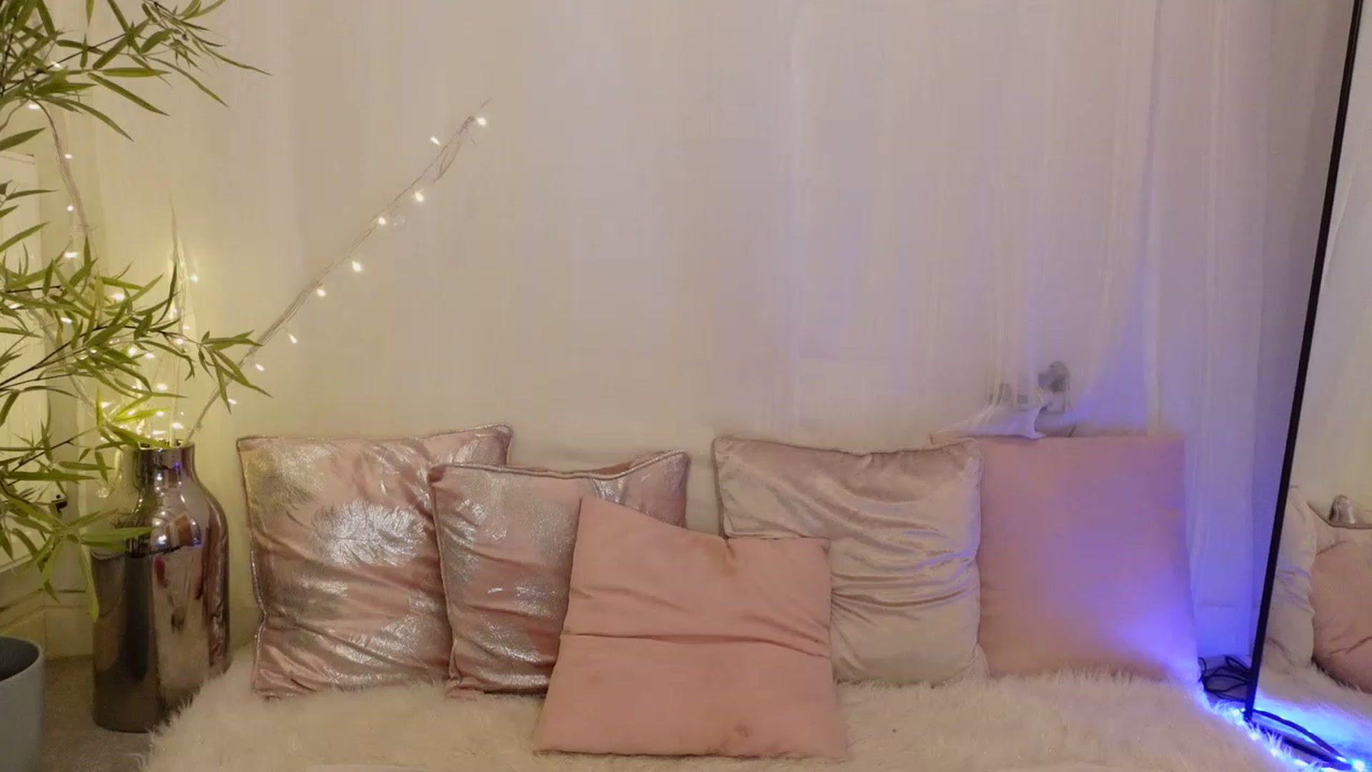 Gallery image thumbnail from Miss_ReinaT's myfreecams stream on, 02/10/2023, 20:05 image 3 of 20