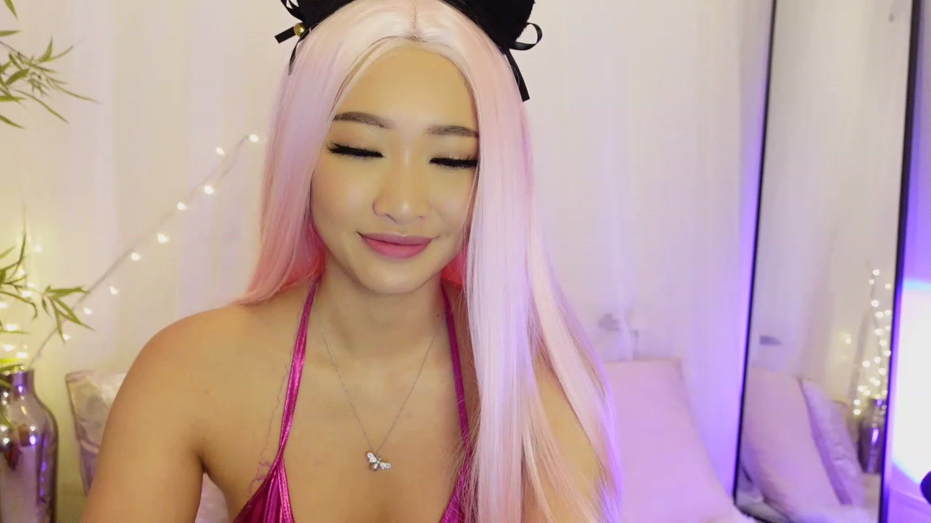 Gallery image thumbnail from Miss_ReinaT's myfreecams stream on, 02/17/2023, 17:59 image 10 of 20