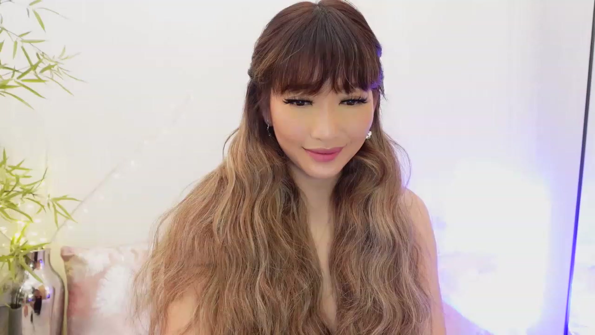 Gallery image thumbnail from Miss_ReinaT's myfreecams stream on, 02/26/2023, 15:05 image 9 of 20