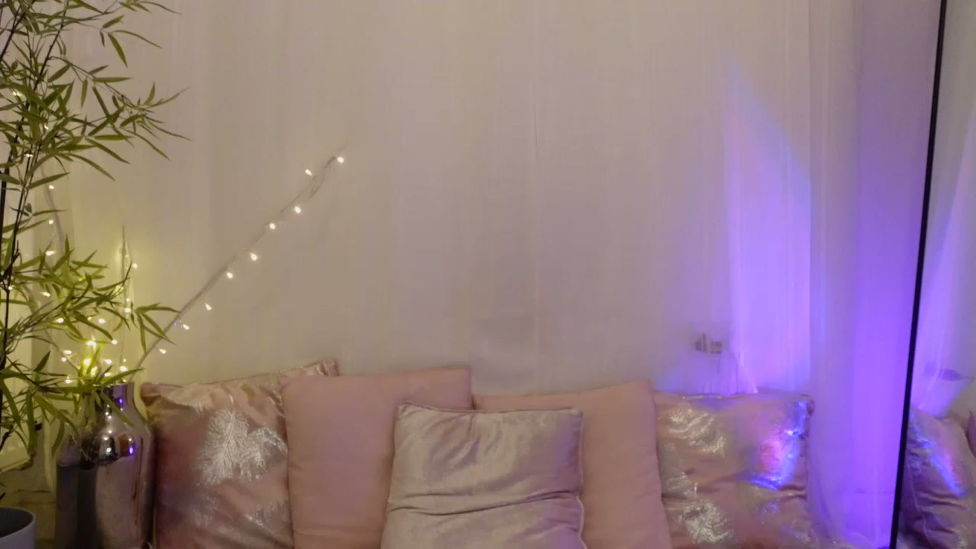 Gallery image thumbnail from Miss_ReinaT's myfreecams stream on, 02/27/2023, 18:37 image 3 of 20
