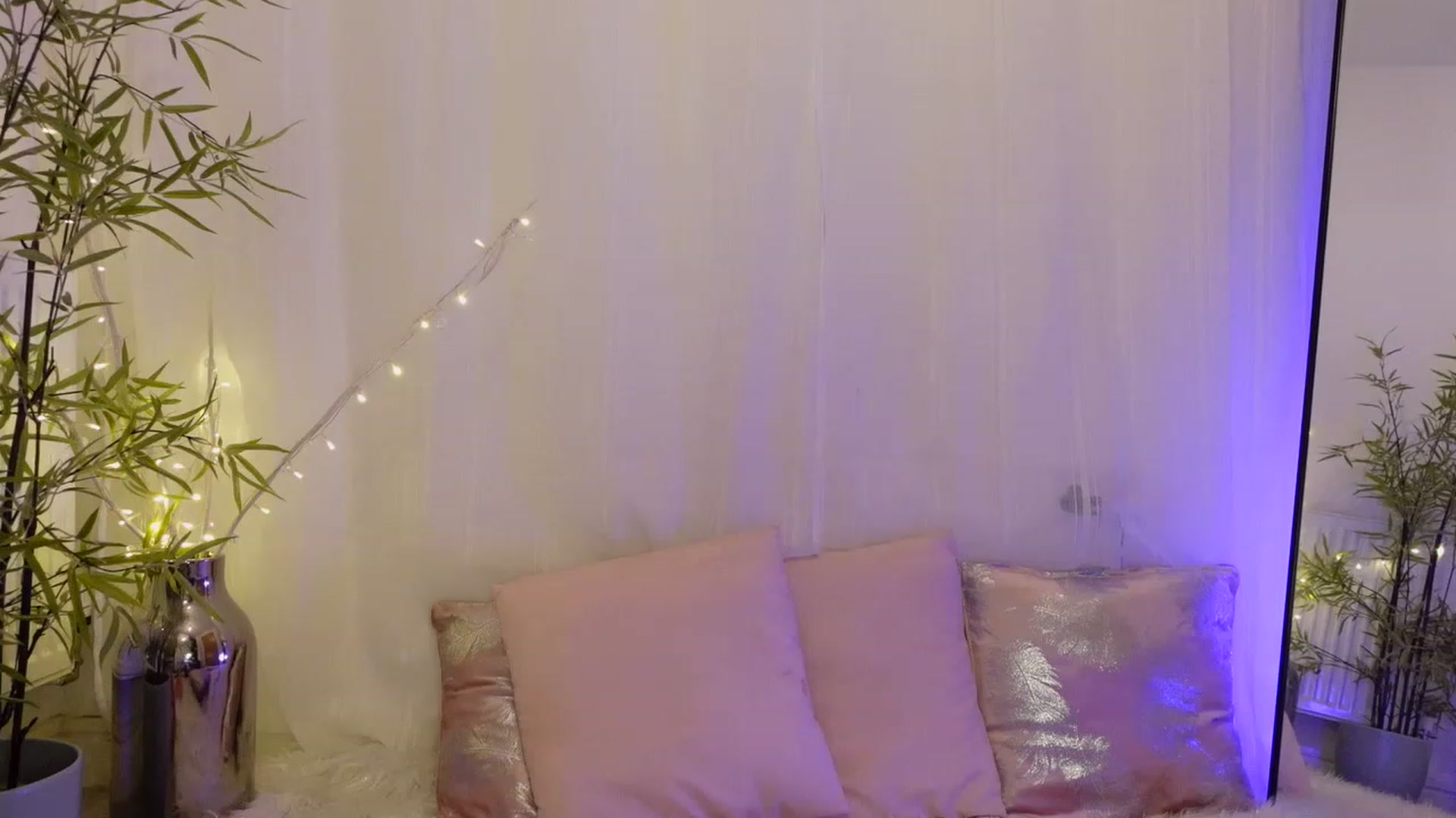 Gallery image thumbnail from Miss_ReinaT's myfreecams stream on, 03/02/2023, 19:22 image 4 of 20