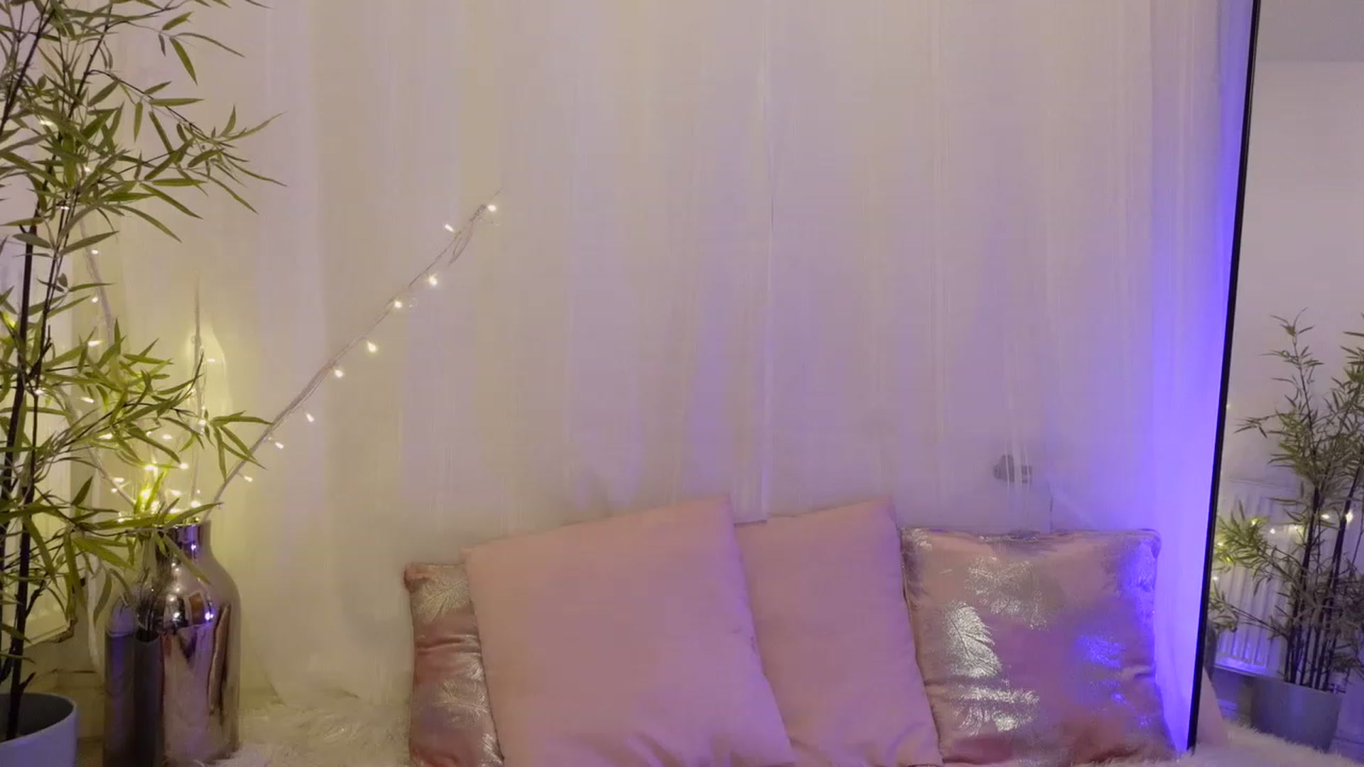Gallery image thumbnail from Miss_ReinaT's myfreecams stream on, 03/02/2023, 19:22 image 1 of 20