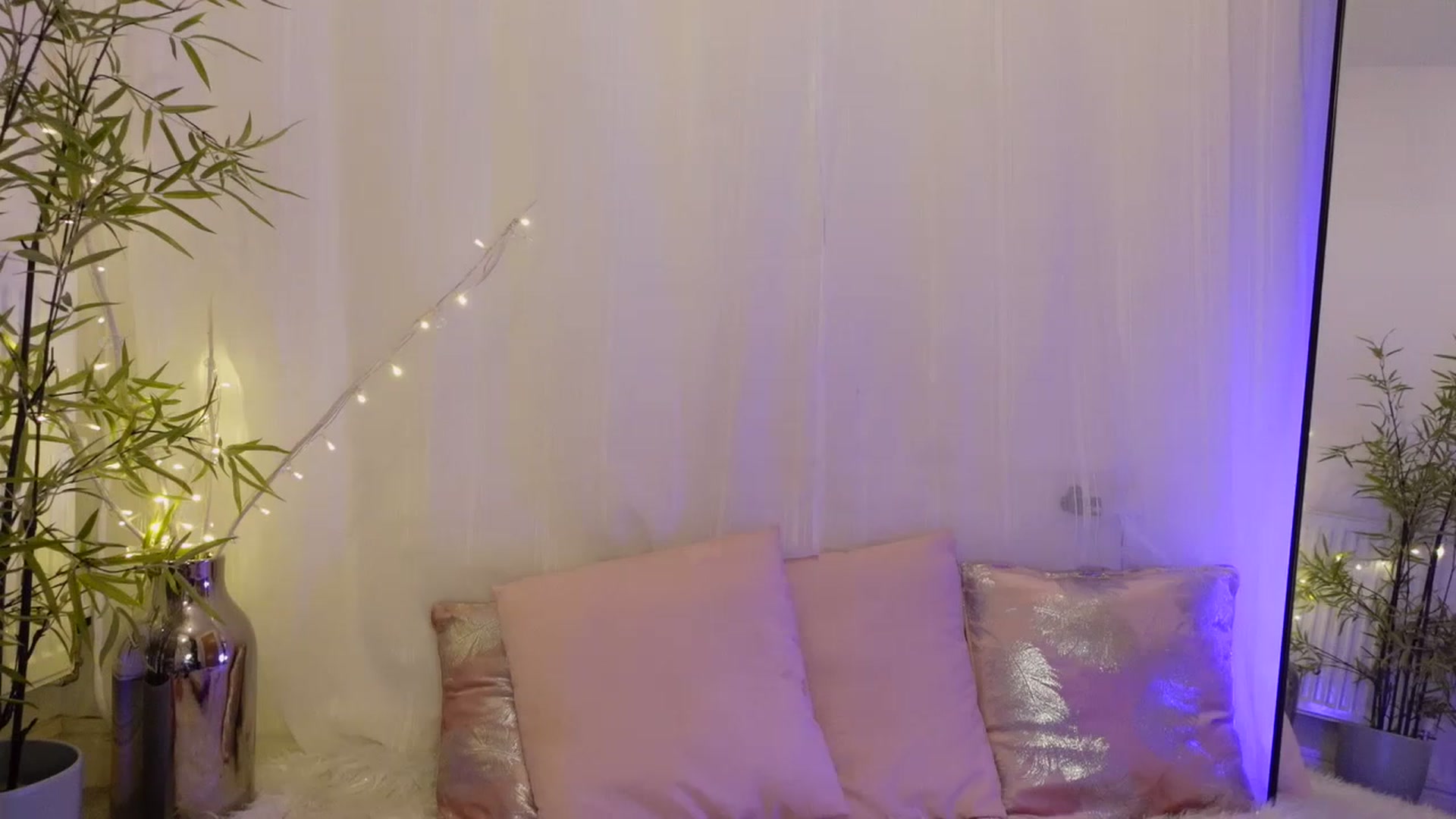 Gallery image thumbnail from Miss_ReinaT's myfreecams stream on, 03/02/2023, 19:22 image 3 of 20