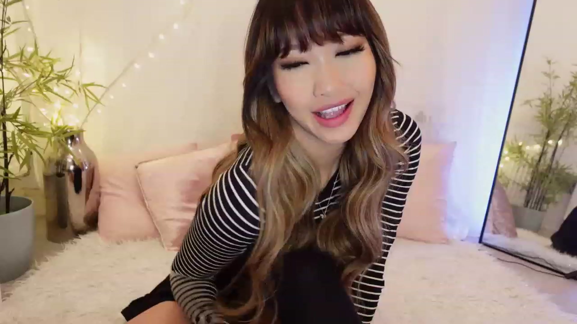 Gallery image thumbnail from Miss_ReinaT's myfreecams stream on, 03/05/2023, 17:46 image 15 of 20