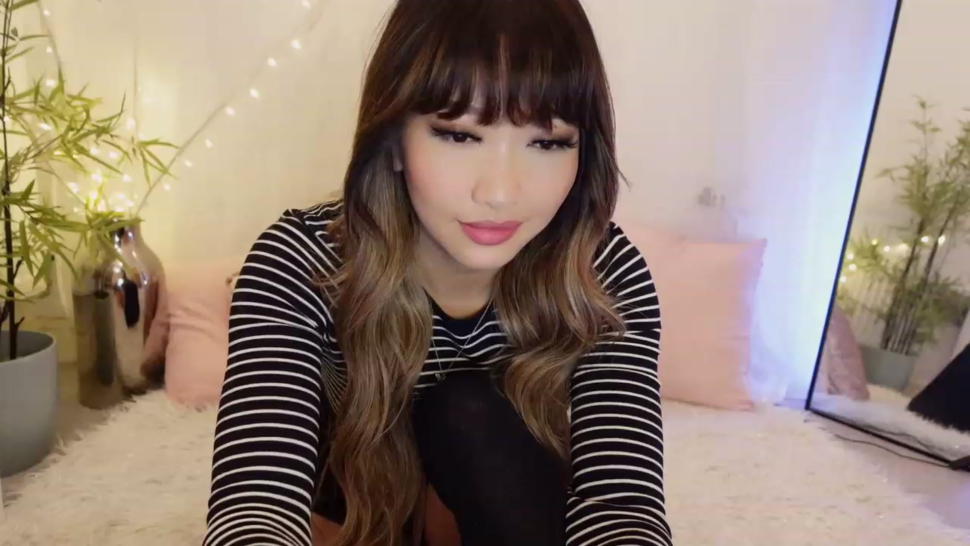 Gallery image thumbnail from Miss_ReinaT's myfreecams stream on, 03/05/2023, 17:46 image 14 of 20
