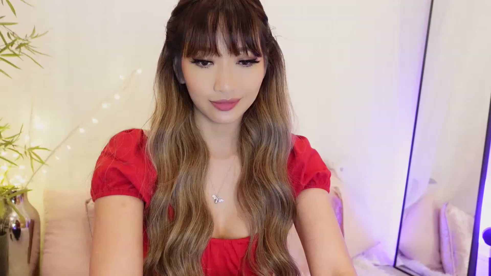 Gallery image thumbnail from Miss_ReinaT's myfreecams stream on, 03/08/2023, 17:51 image 8 of 20