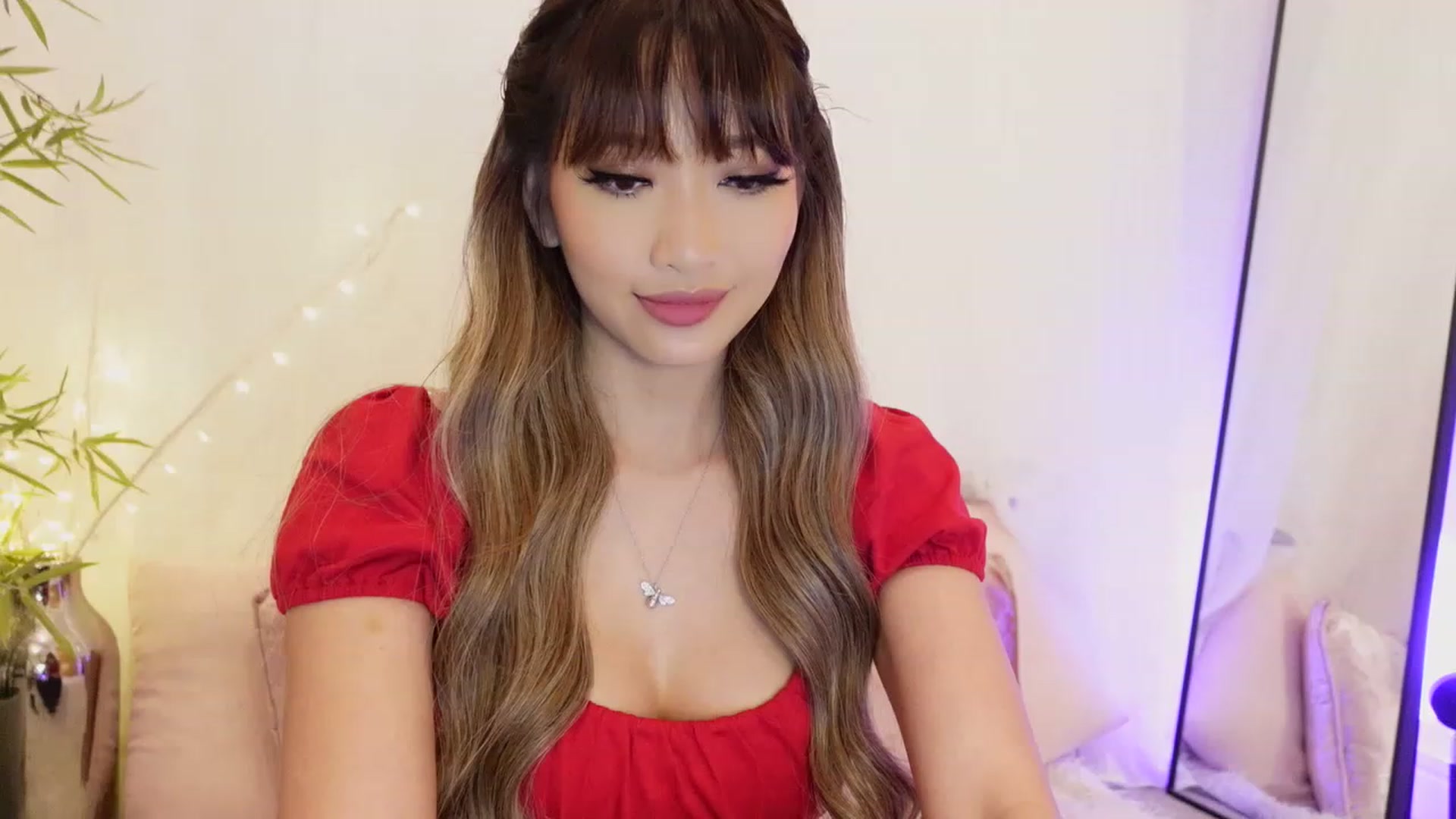 Gallery image thumbnail from Miss_ReinaT's myfreecams stream on, 03/08/2023, 17:51 image 10 of 20