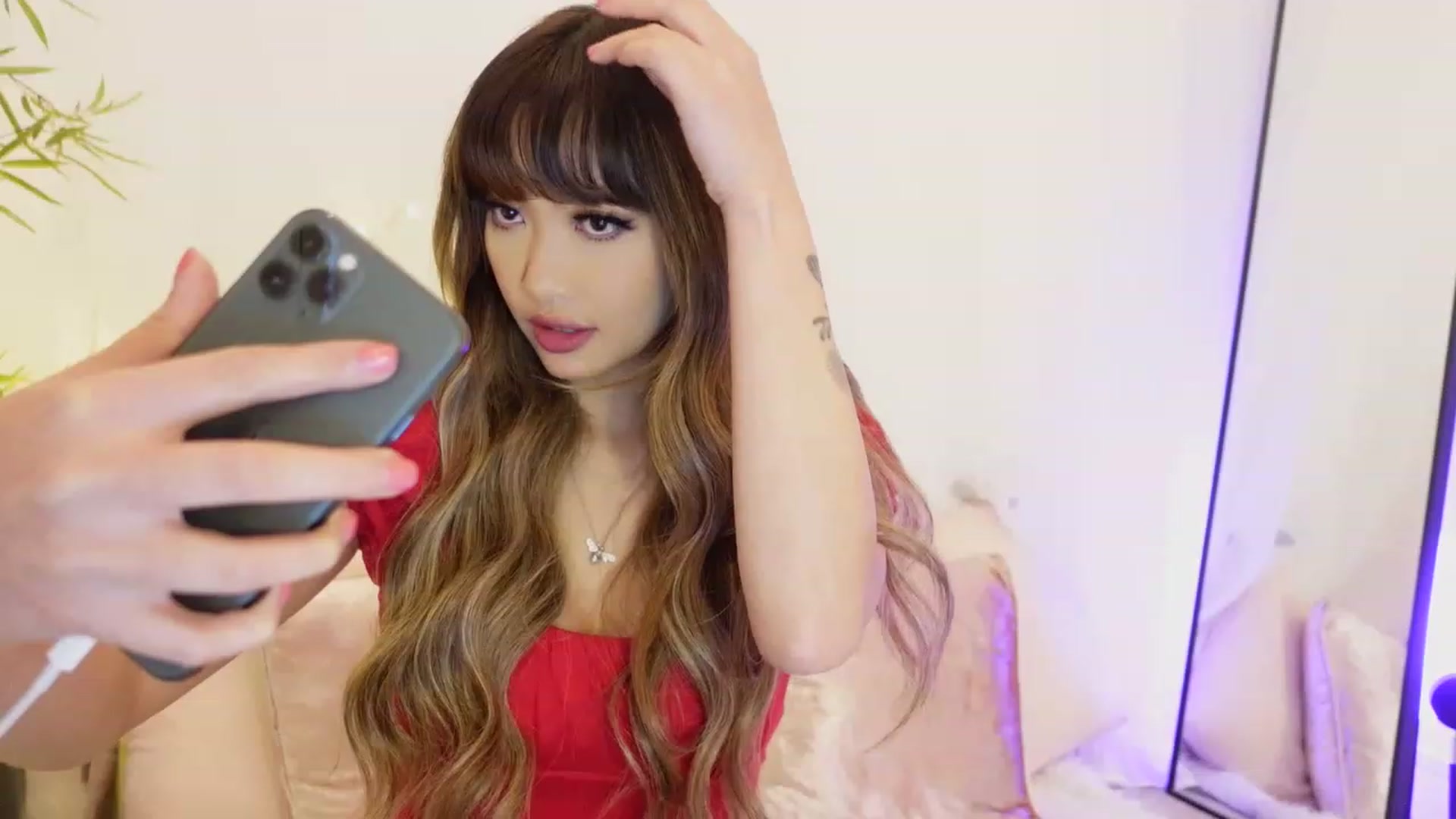 Gallery image thumbnail from Miss_ReinaT's myfreecams stream on, 03/08/2023, 17:51 image 18 of 20