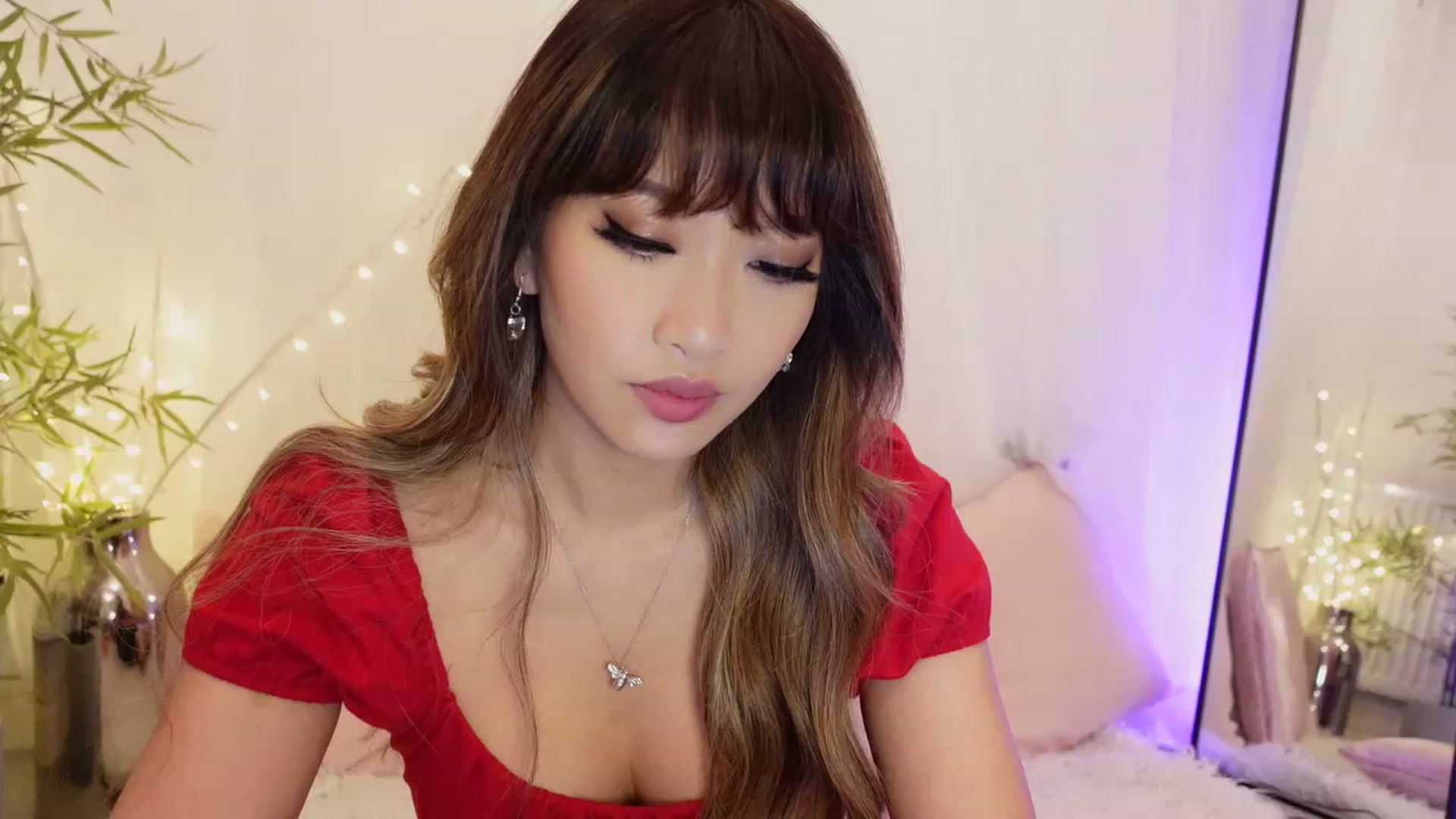 Gallery image thumbnail from Miss_ReinaT's myfreecams stream on, 03/08/2023, 19:50 image 2 of 20