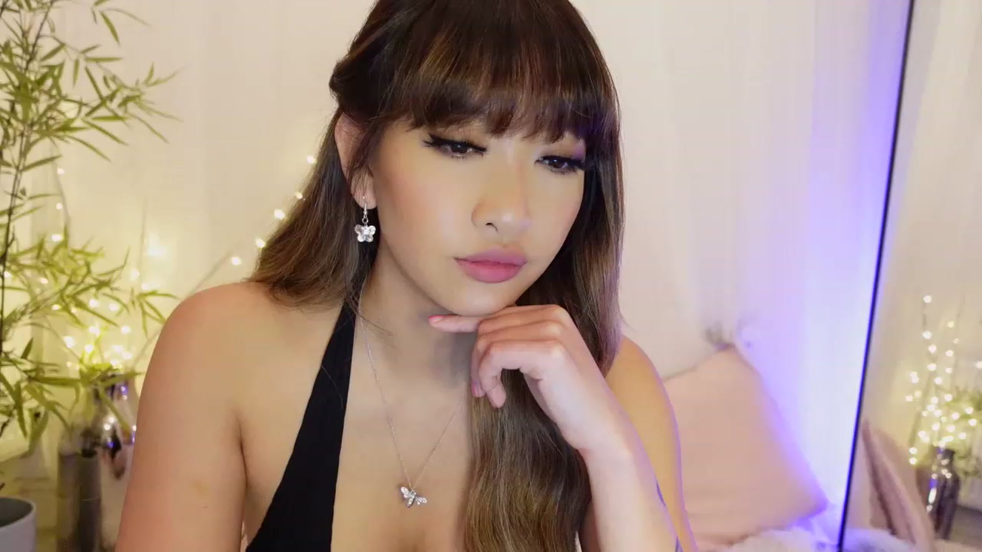 Gallery image thumbnail from Miss_ReinaT's myfreecams stream on, 03/09/2023, 19:57 image 18 of 20
