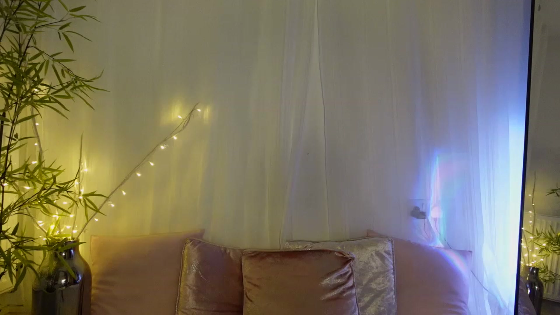 Gallery image thumbnail from Miss_ReinaT's myfreecams stream on, 03/16/2023, 14:20 image 5 of 20