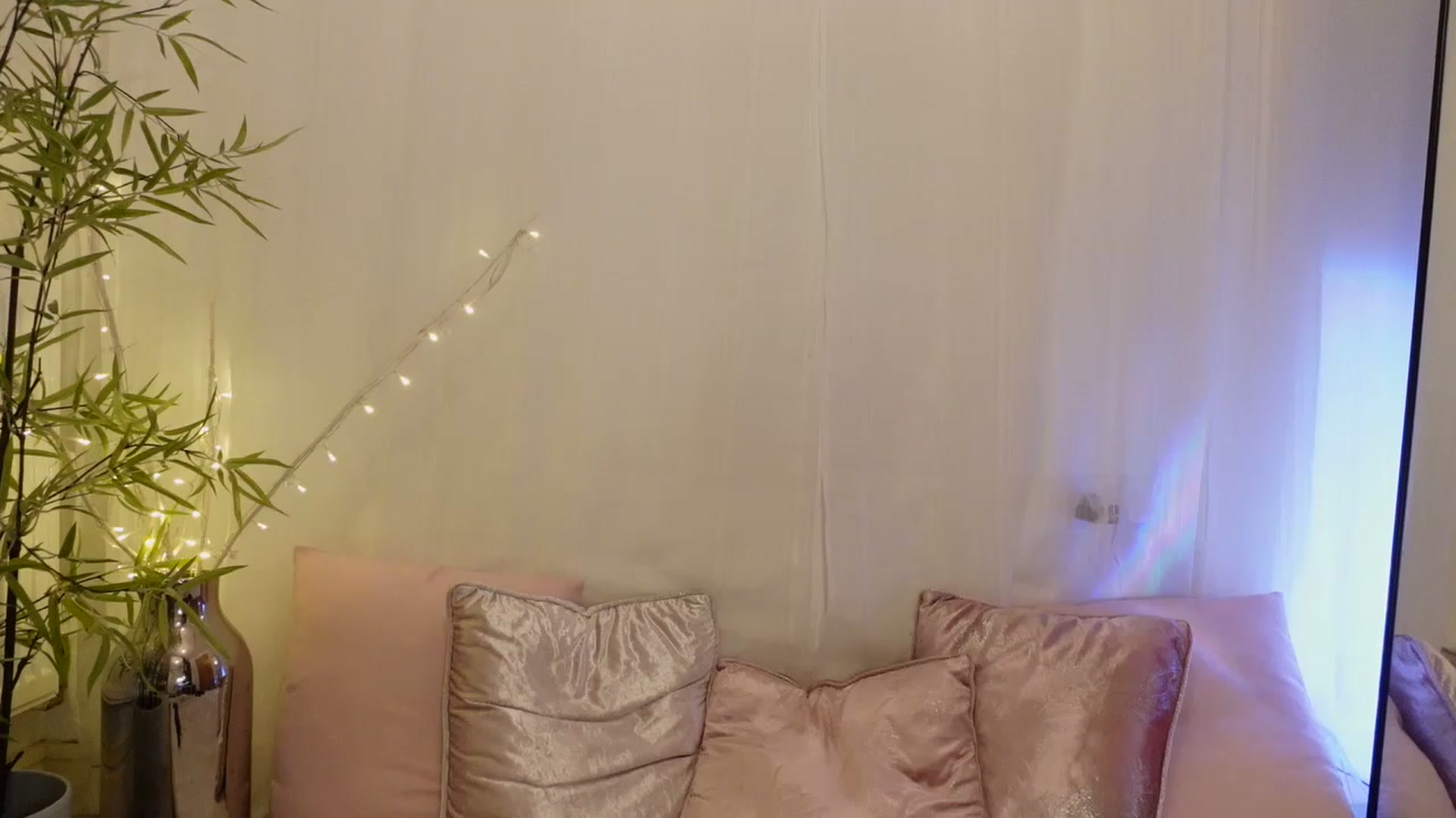 Gallery image thumbnail from Miss_ReinaT's myfreecams stream on, 03/20/2023, 17:05 image 1 of 20