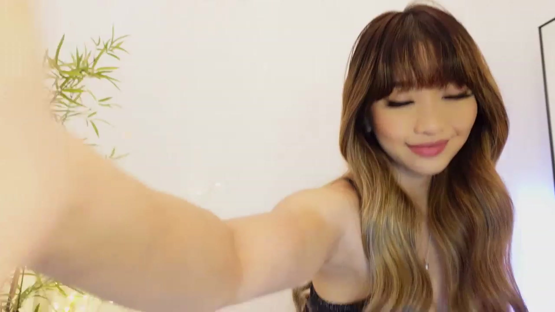 Gallery image thumbnail from Miss_ReinaT's myfreecams stream on, 03/21/2023, 14:36 image 15 of 20