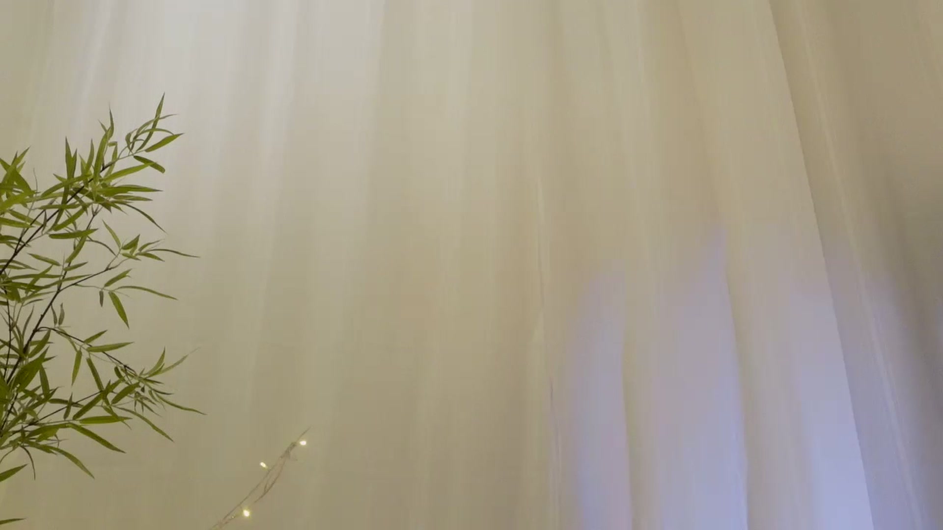 Gallery image thumbnail from Miss_ReinaT's myfreecams stream on, 05/11/2023, 16:15 image 15 of 20