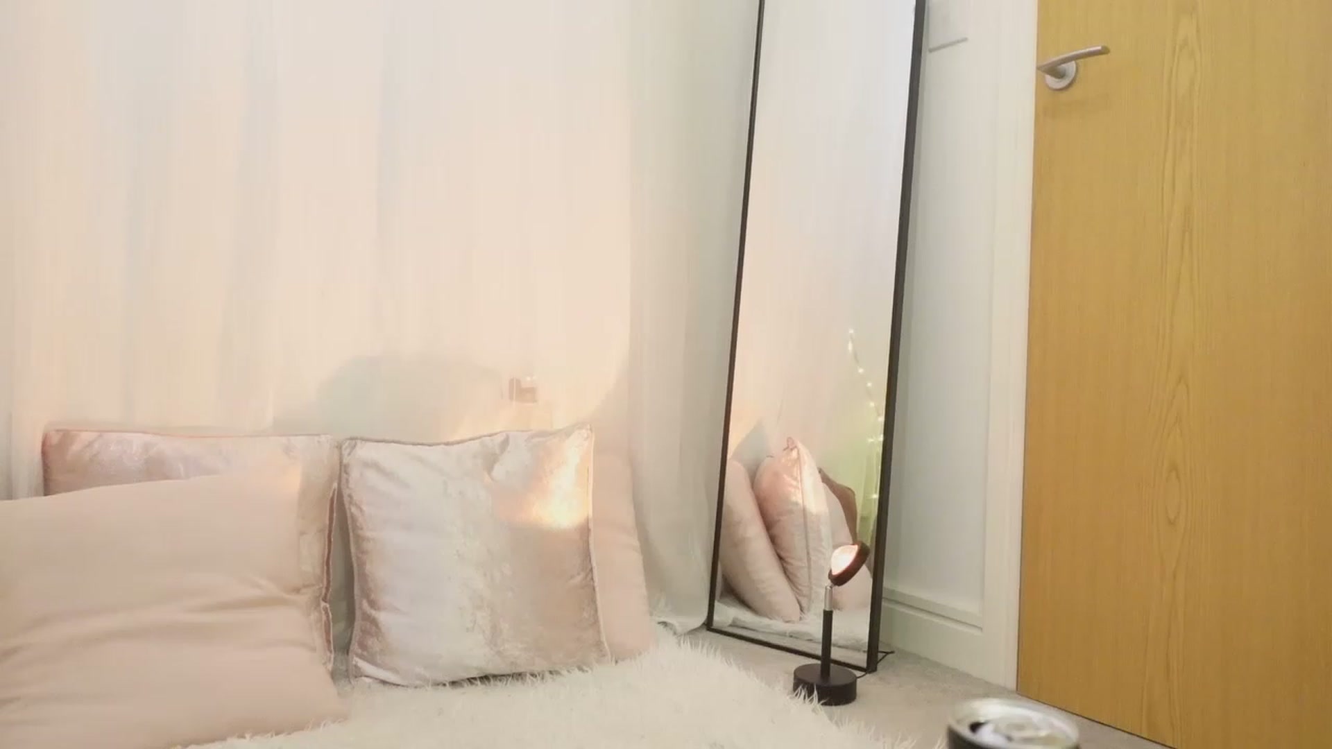 Gallery image thumbnail from Miss_ReinaT's myfreecams stream on, 06/08/2023, 16:34 image 19 of 20