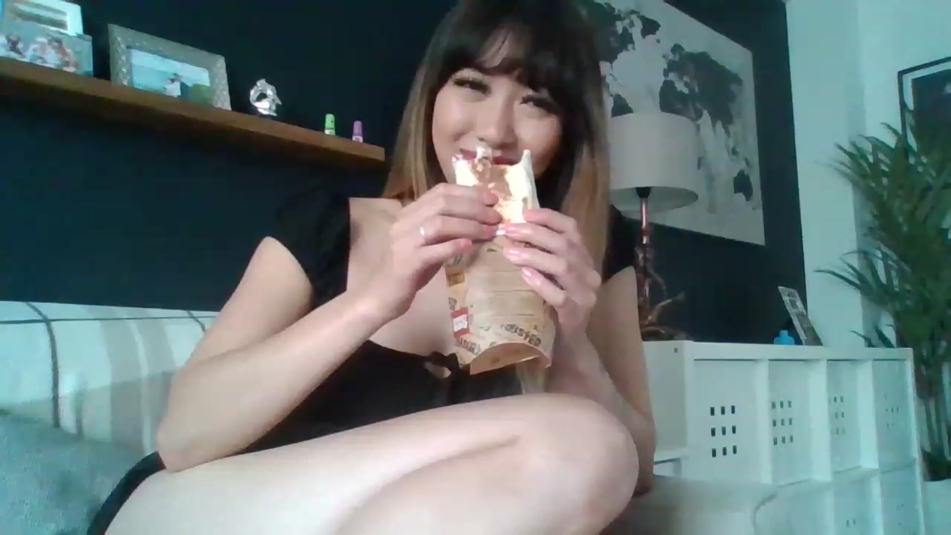 Gallery image thumbnail from Miss_ReinaT's myfreecams stream on, 06/21/2023, 19:58 image 2 of 20