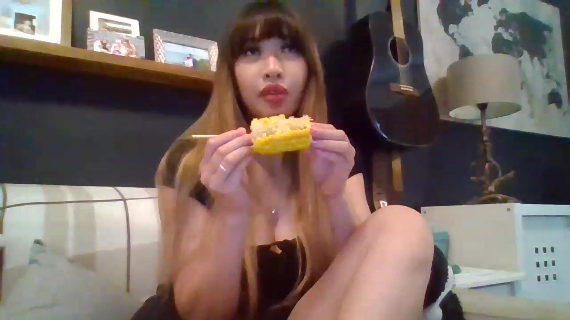 Gallery image thumbnail from Miss_ReinaT's myfreecams stream on, 06/21/2023, 19:58 image 5 of 20