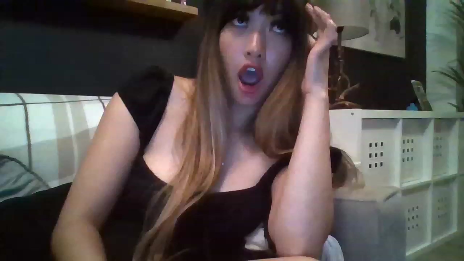 Gallery image thumbnail from Miss_ReinaT's myfreecams stream on, 06/21/2023, 20:46 image 12 of 20