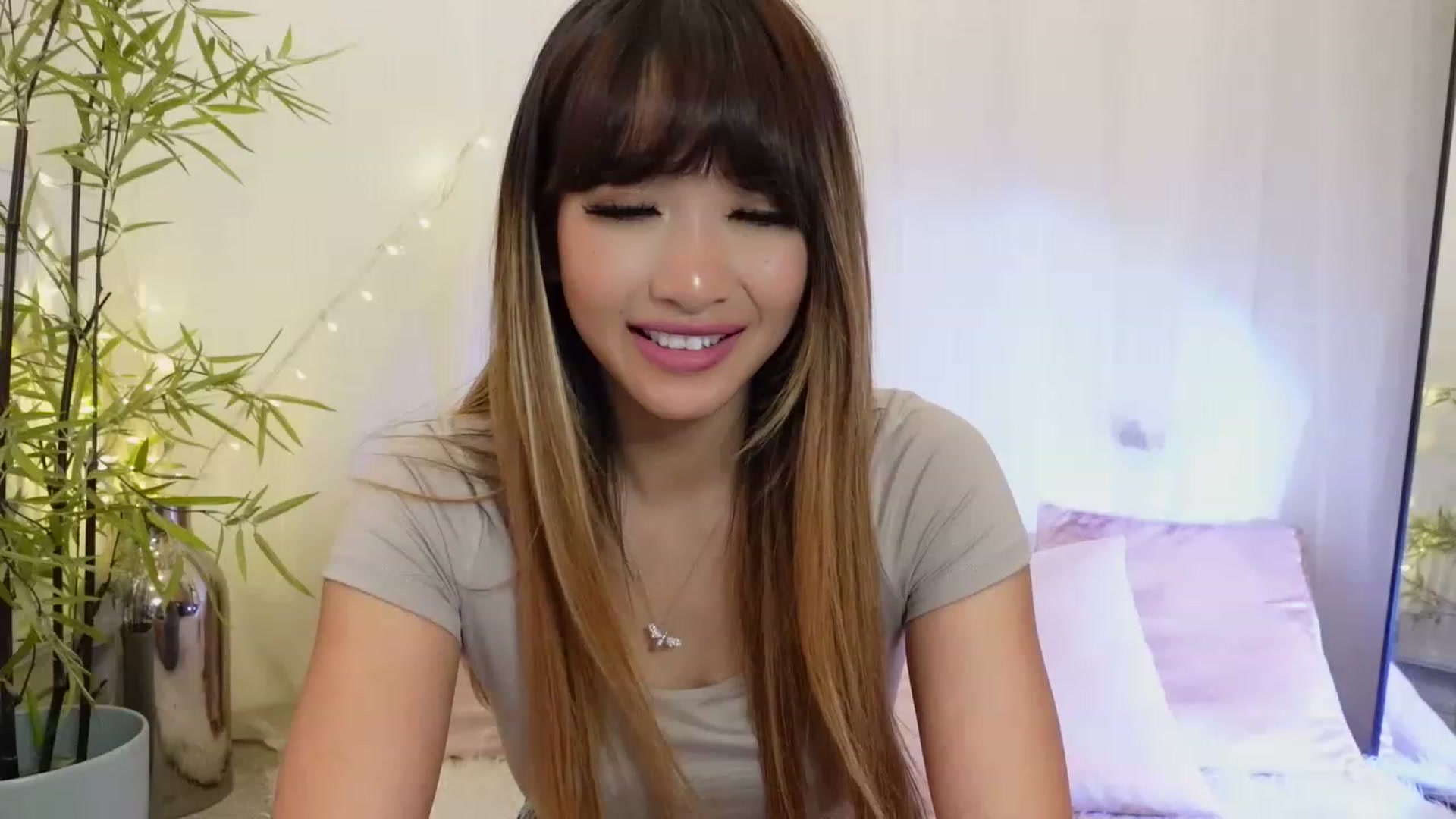 Gallery image thumbnail from Miss_ReinaT's myfreecams stream on, 06/25/2023, 18:47 image 11 of 20