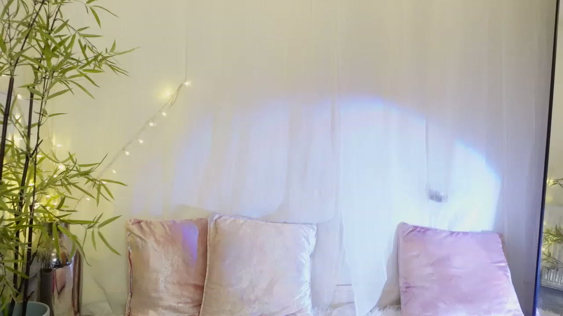 Gallery image thumbnail from Miss_ReinaT's myfreecams stream on, 06/26/2023, 18:23 image 20 of 20