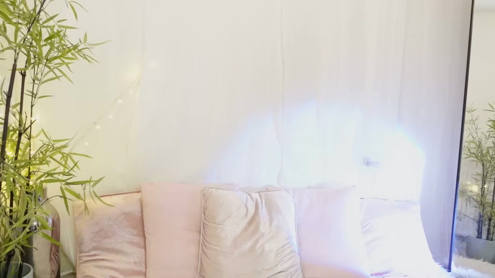 Gallery image thumbnail from Miss_ReinaT's myfreecams stream on, 07/11/2023, 15:47 image 17 of 20