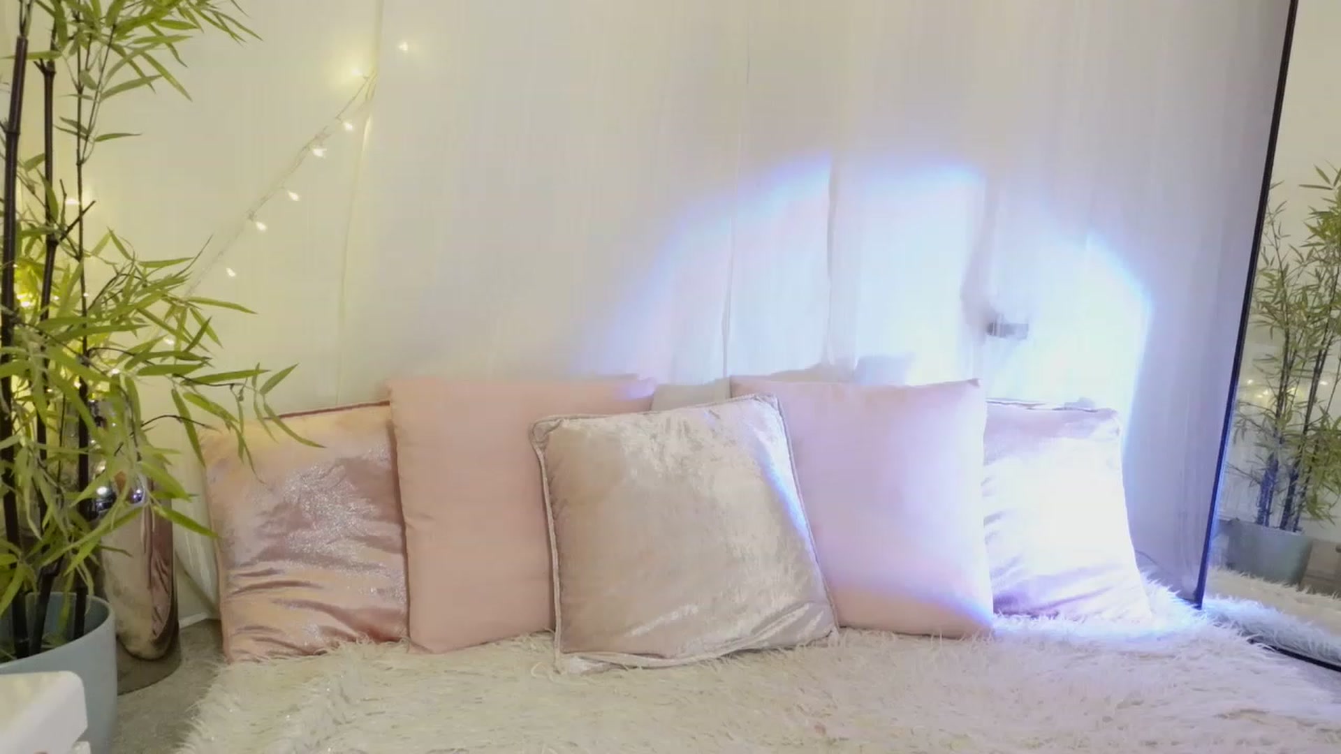 Gallery image thumbnail from Miss_ReinaT's myfreecams stream on, 07/12/2023, 16:35 image 7 of 20