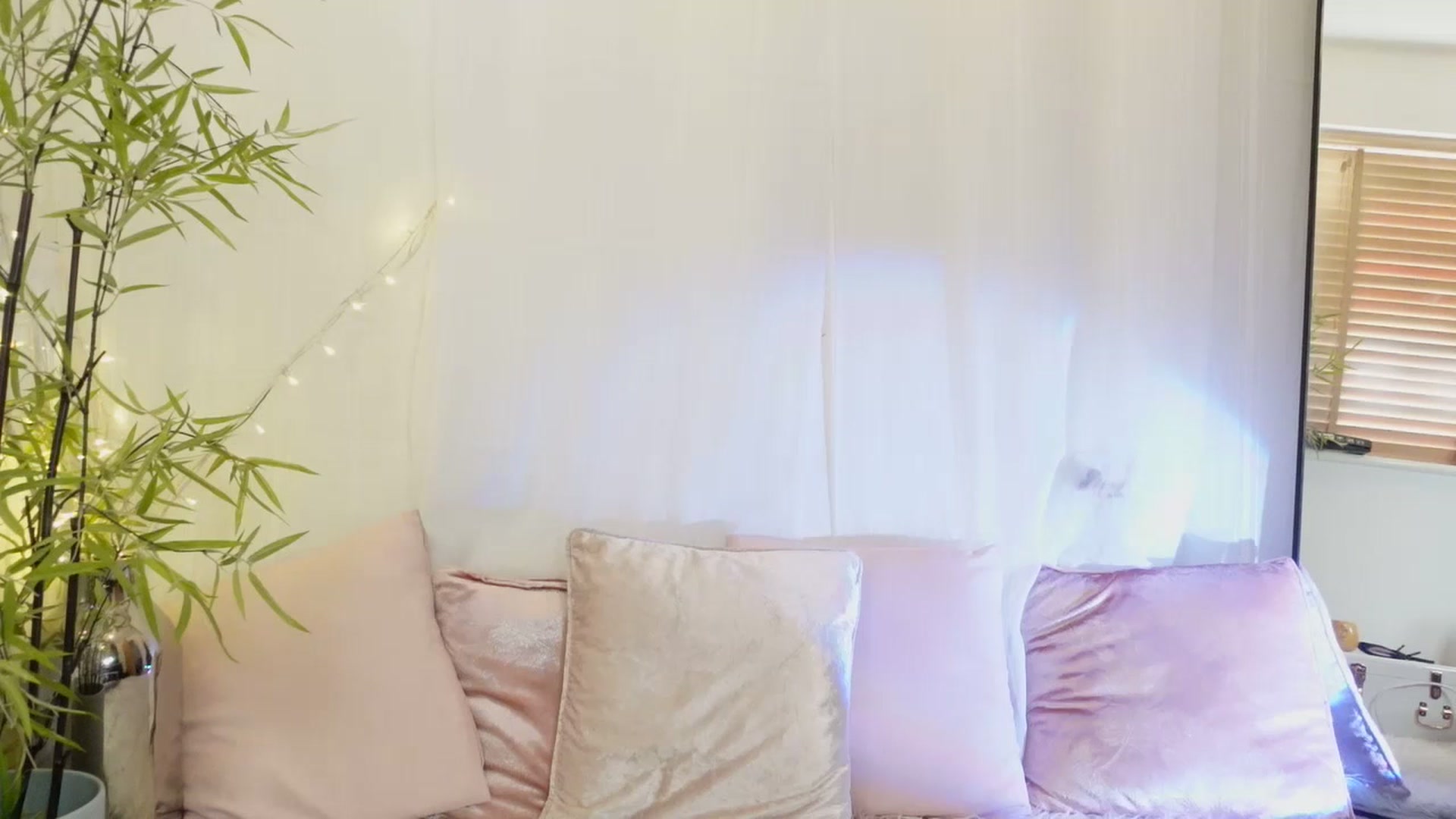 Gallery image thumbnail from Miss_ReinaT's myfreecams stream on, 07/20/2023, 18:54 image 9 of 20