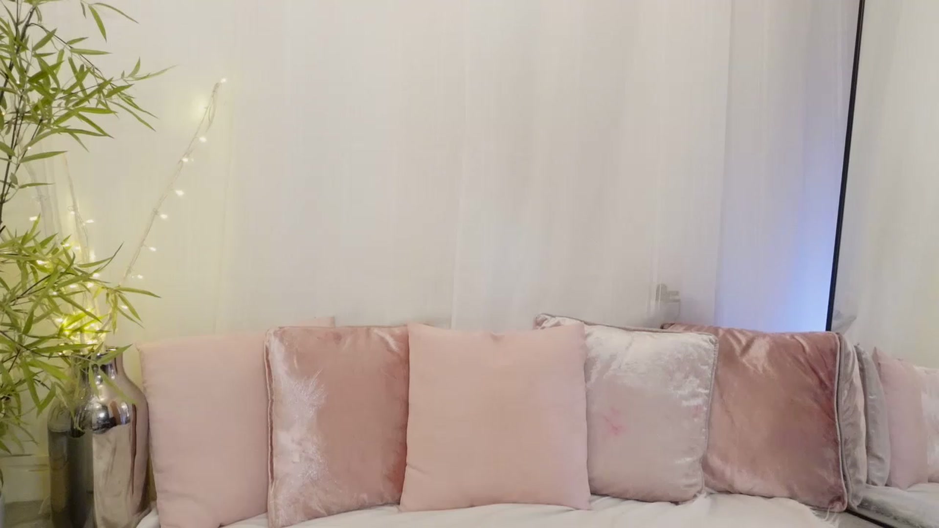 Gallery image thumbnail from Miss_ReinaT's myfreecams stream on, 08/12/2023, 15:36 image 16 of 20